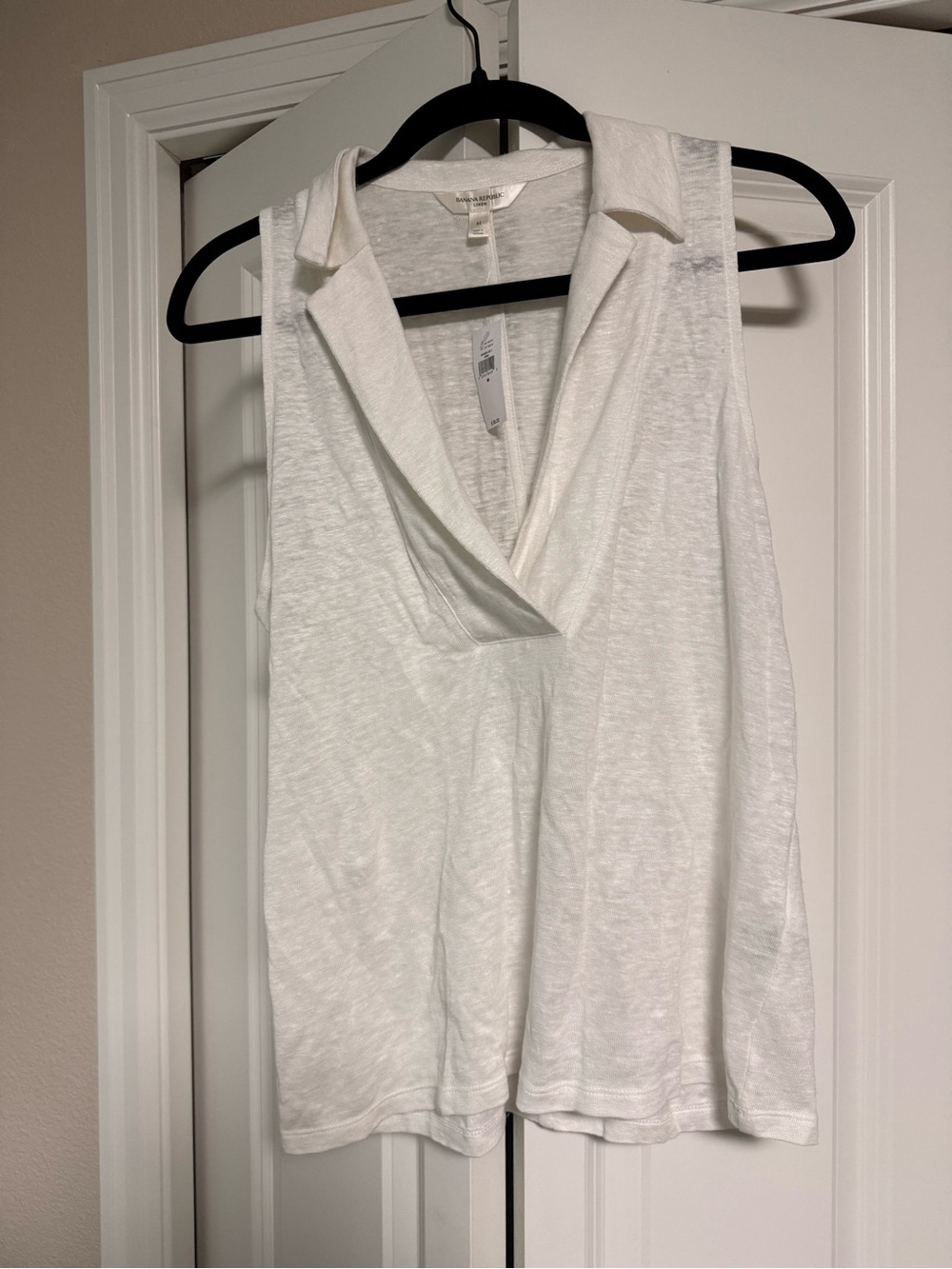Banana republic white tank